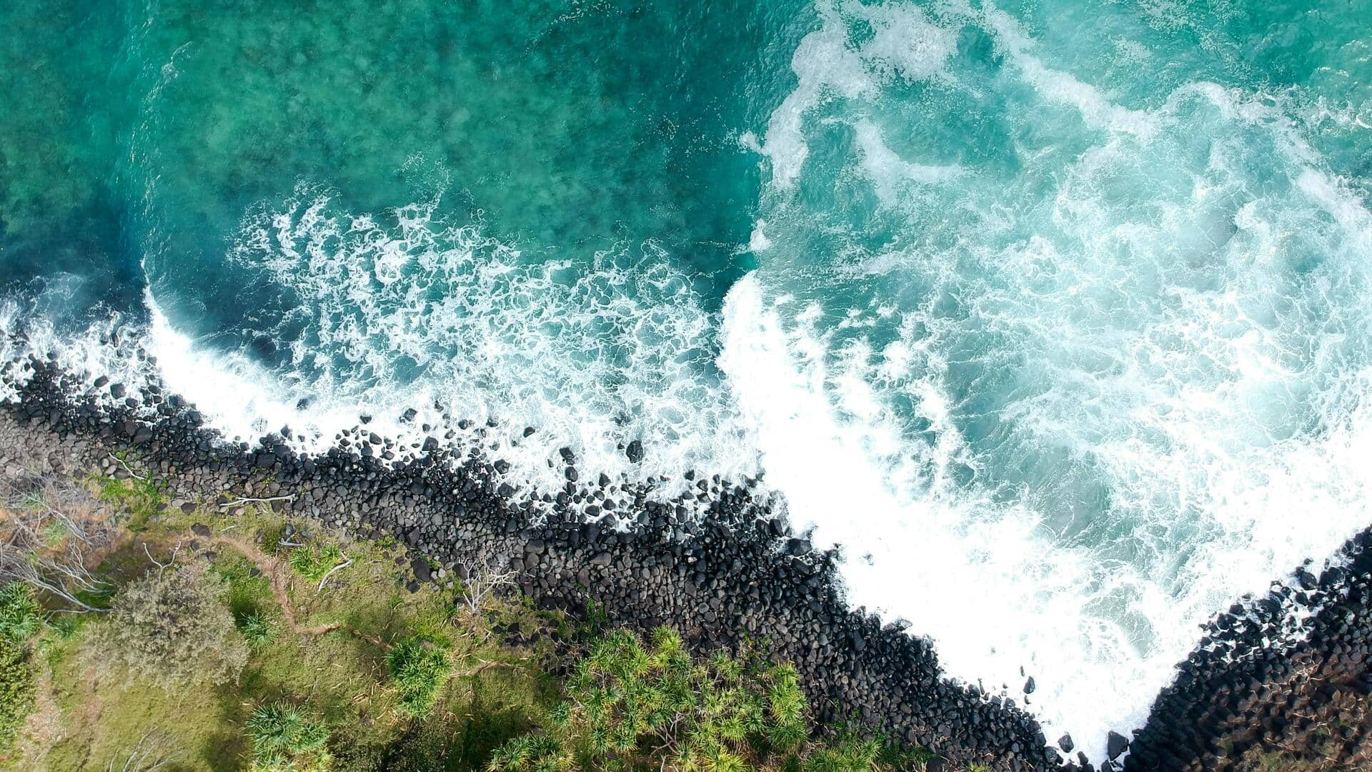 Menjelajahi Tebing dan Kolam Memukau di Fingal Head, Australia