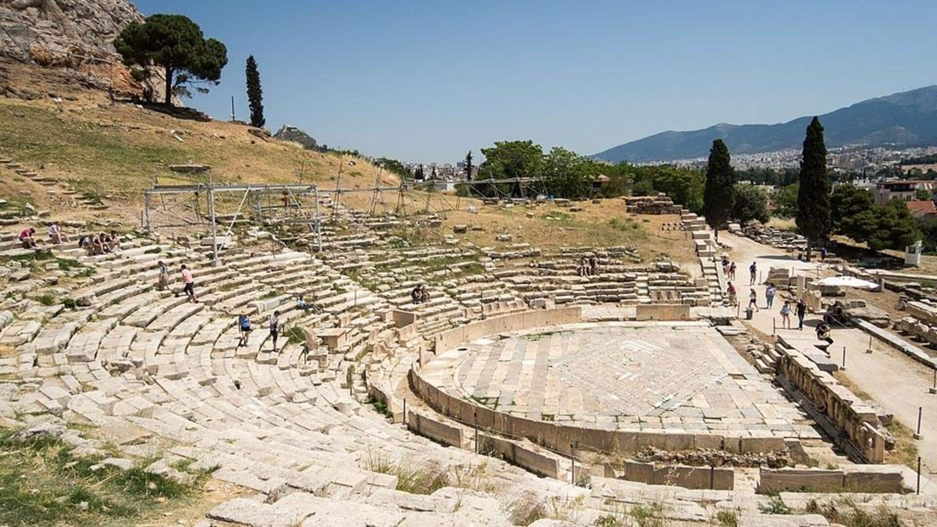 Menemukan Reruntuhan Kuno Athena selain Akropolis