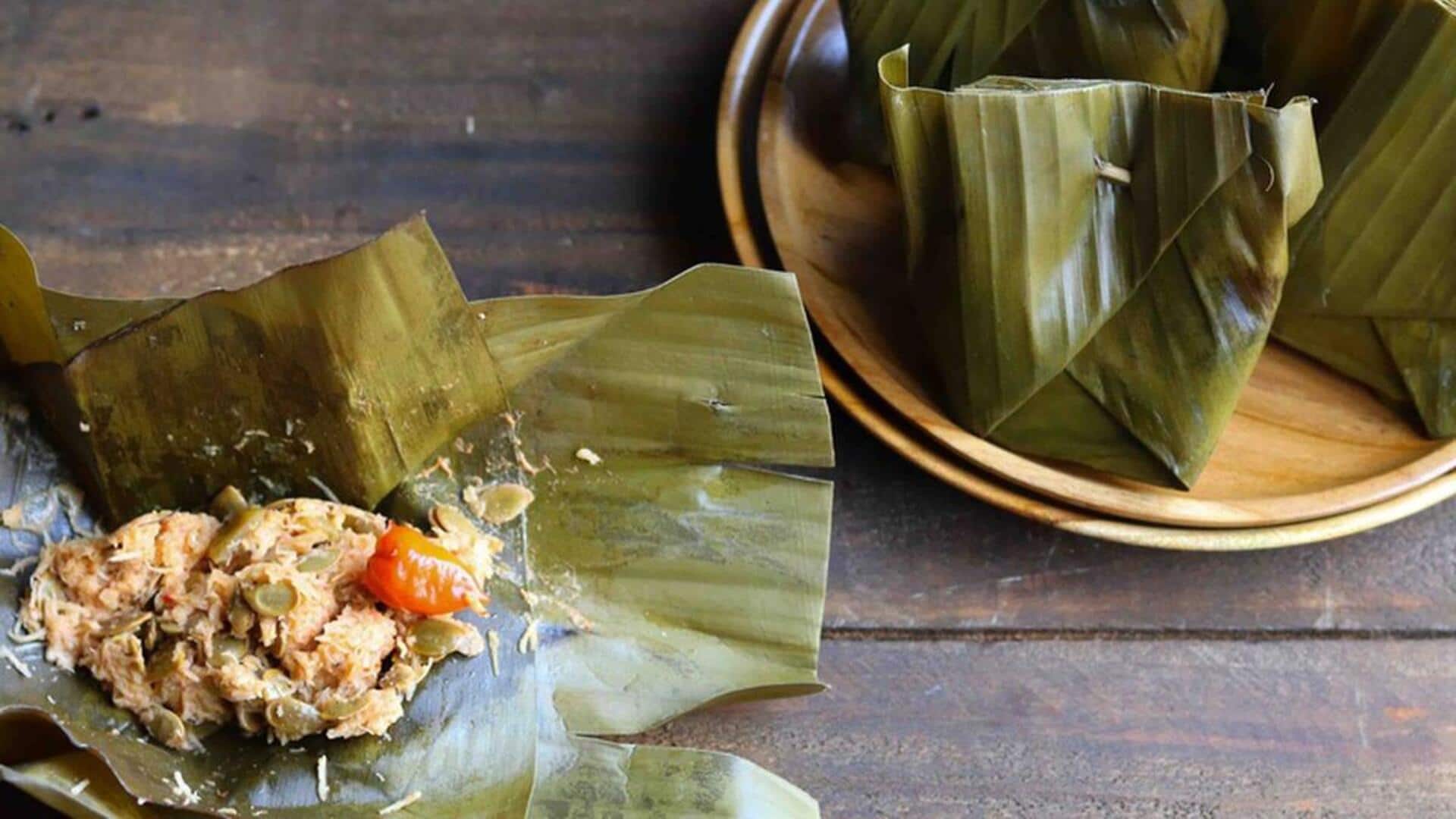 Tampilan Sajian Indonesia yang Menarik dengan Bungkus Daun Pisang