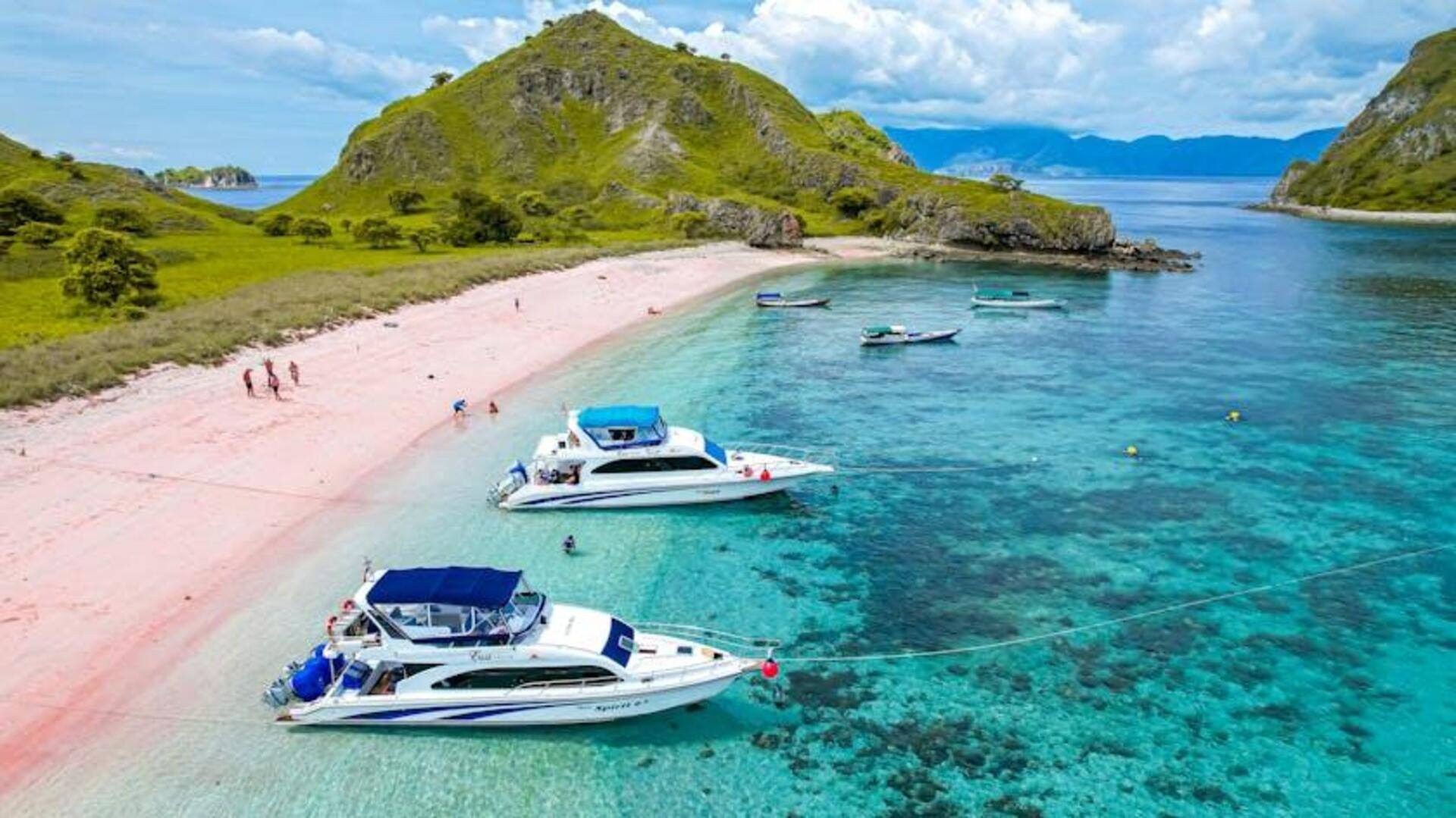 Pantai-Pantai Tersembunyi di Indonesia untuk Dijelajahi Pantai-Pantai Tersembunyi di Indonesia untuk Dijelajahi