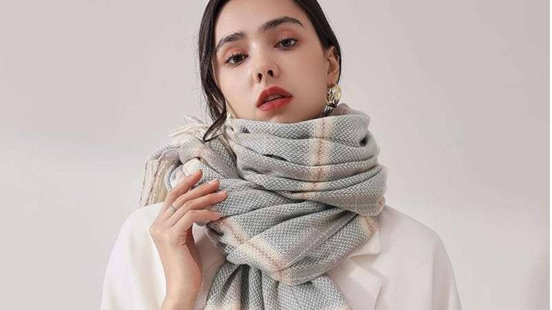 Teknik melapisi syal untuk musim transisi