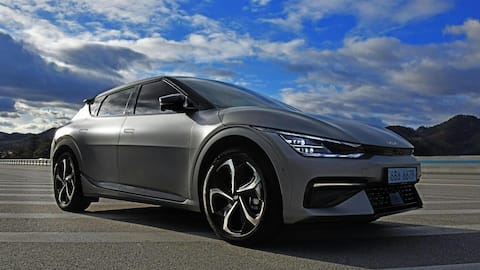 Lima Tanda Penting Baterai Mobil Anda Butuh Perhatian Segera