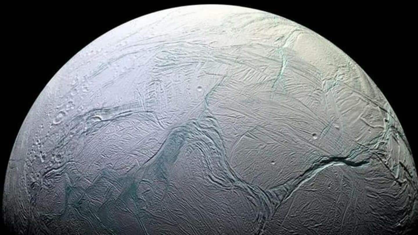 Teleskop Webb NASA Menangkap Gambar Gumpalan Uap Raksasa Di Bulan Saturnus, Enceladus