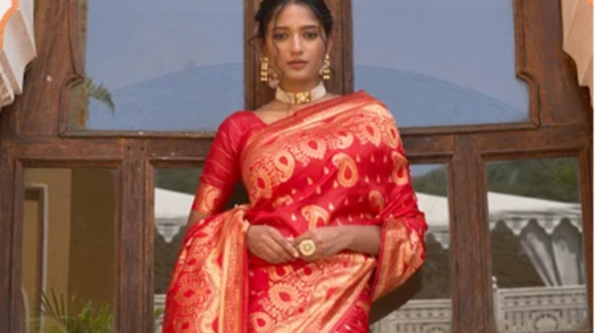 Pola paisley yang wajib dicoba di musim perayaan India