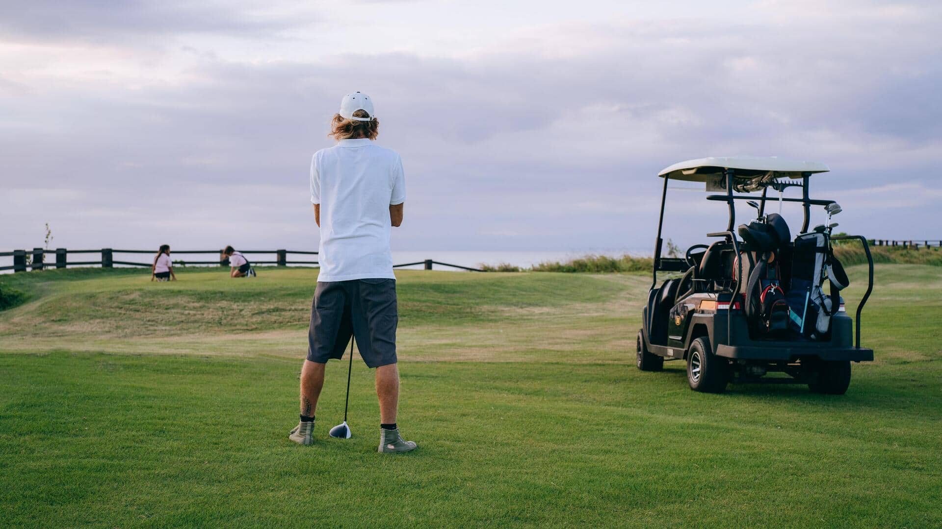Mengapa skor golf lebih rendah lebih baik?