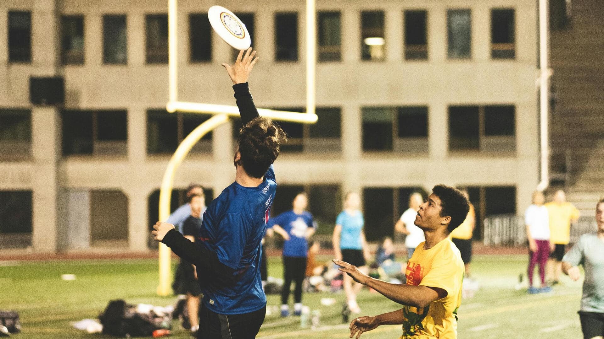 Fisika penerbangan frisbee dalam Ultimate Frisbee