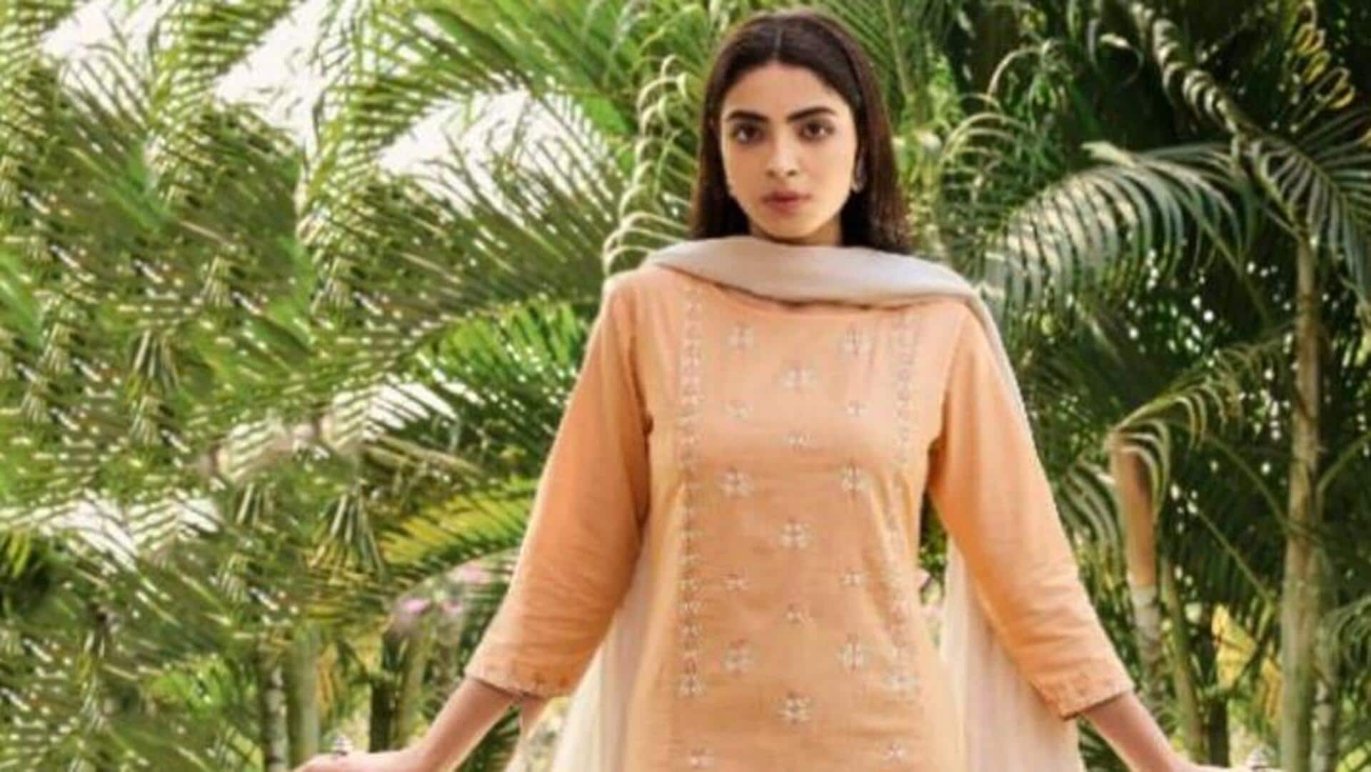 Kurti linen untuk gaya musim panas India Anda