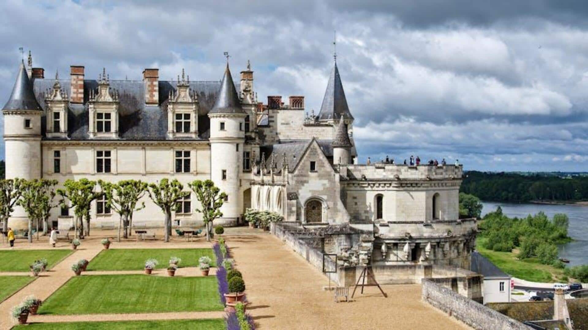 Lima Kota Menawan di Lembah Loire Prancis