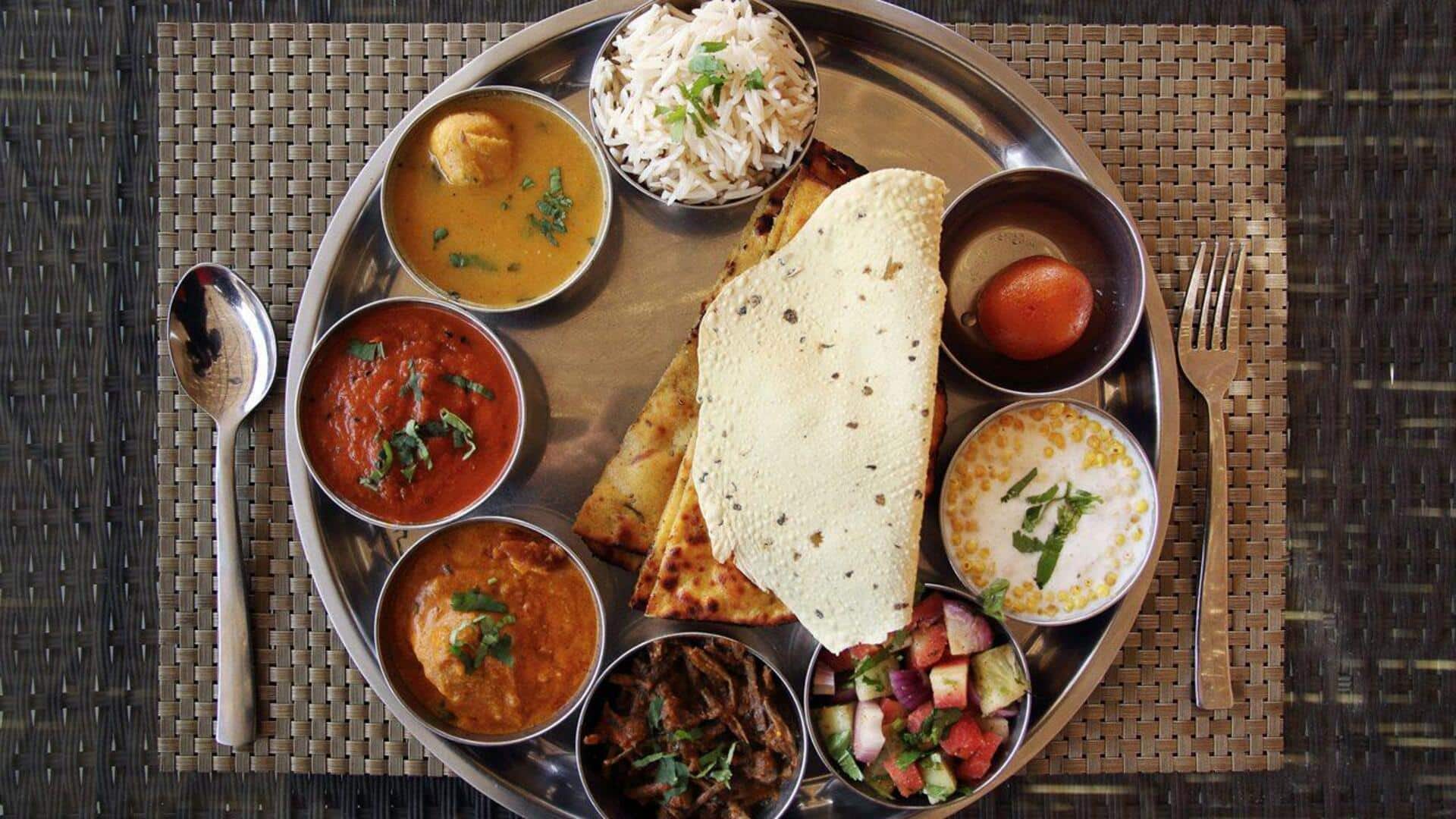 Menikmati Thali Vegetarian Himachal di Kedai Lokal