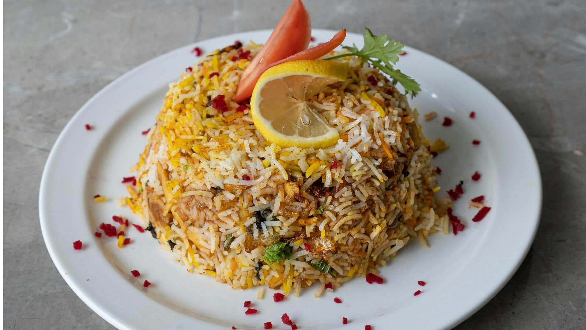 Paneer dan Bayam Biryani India yang Lezat