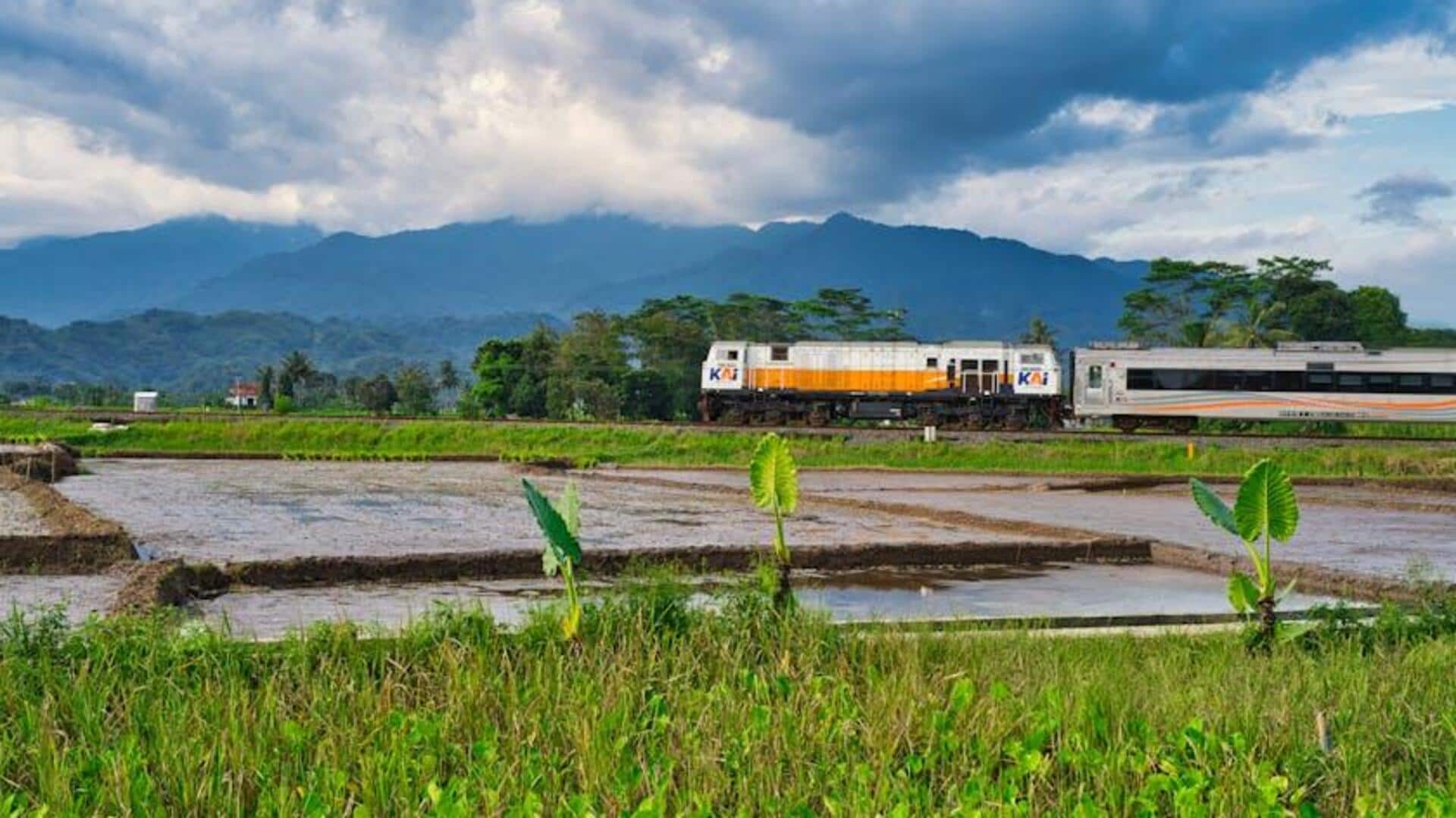 Menikmati Perjalanan Kereta Api di Jawa yang belum Terjamah Menikmati Perjalanan Kereta Api di Jawa yang belum Terjamah