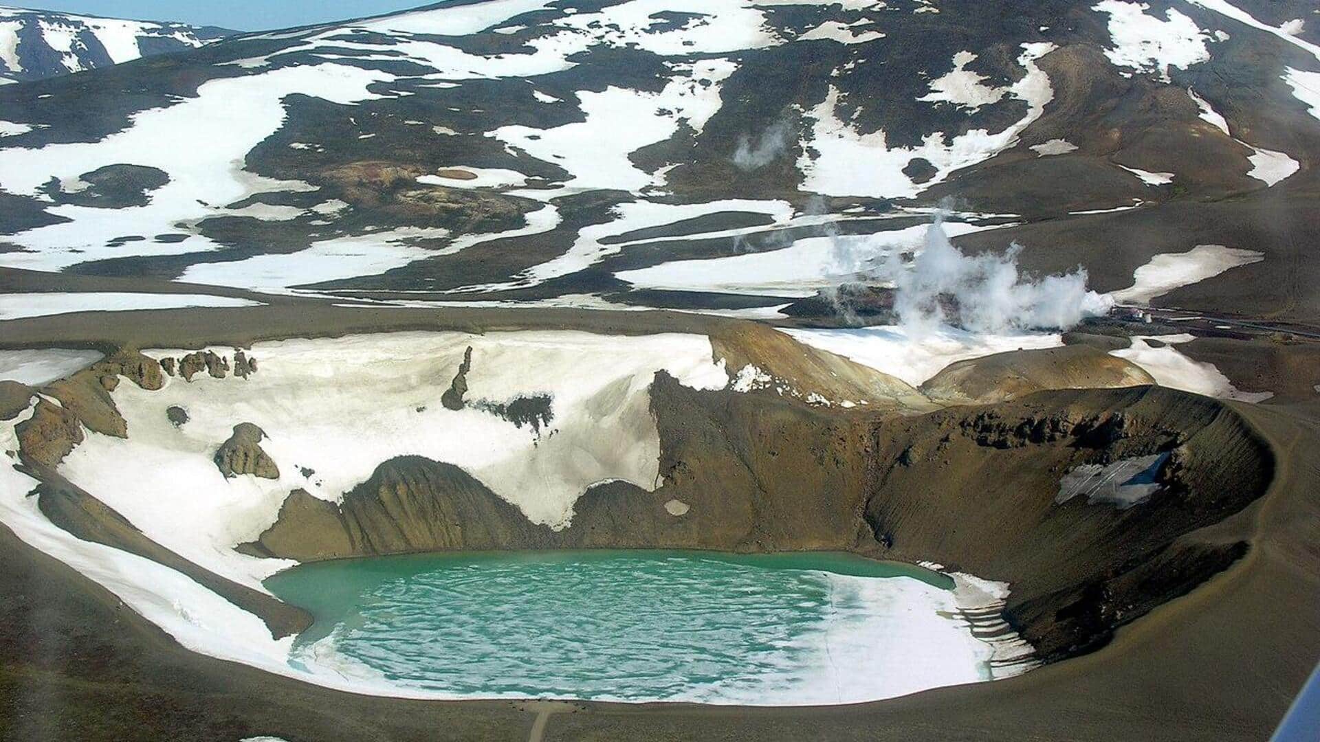 Mengejar Cahaya Utara di Kawah Krafla, Islandia