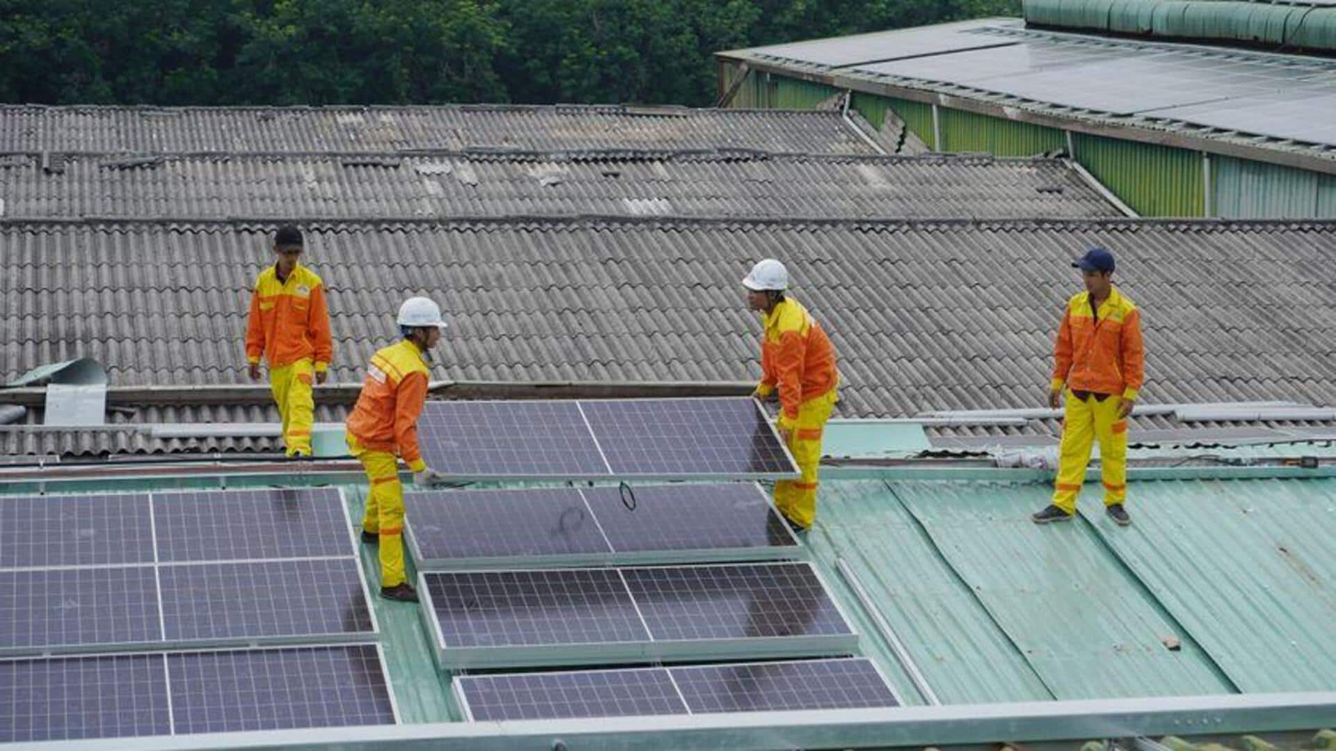 Panel Surya Tetap Menghasilkan Energi Saat Hujan