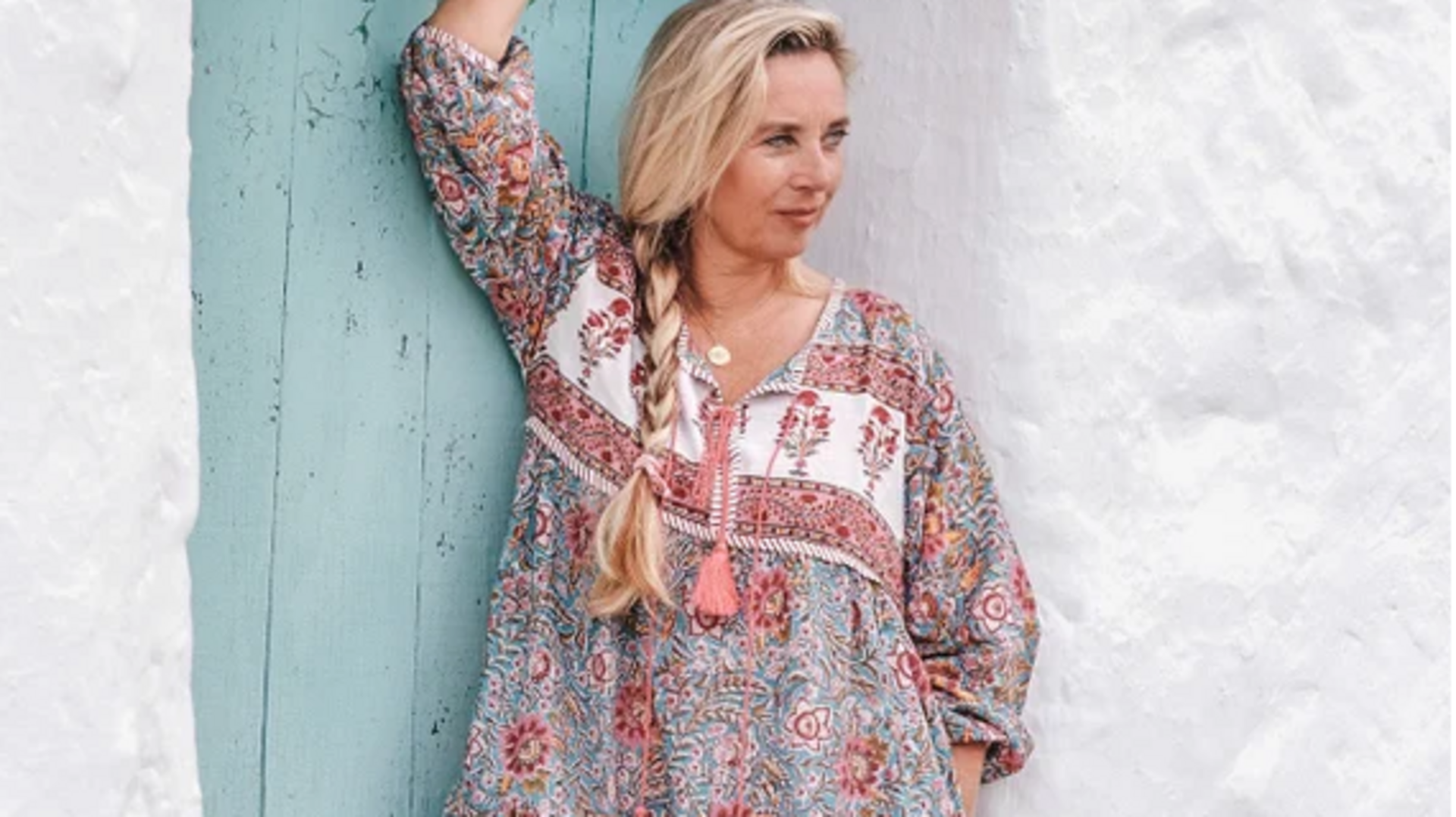 Gaya bohemian dengan sentuhan India yang unik