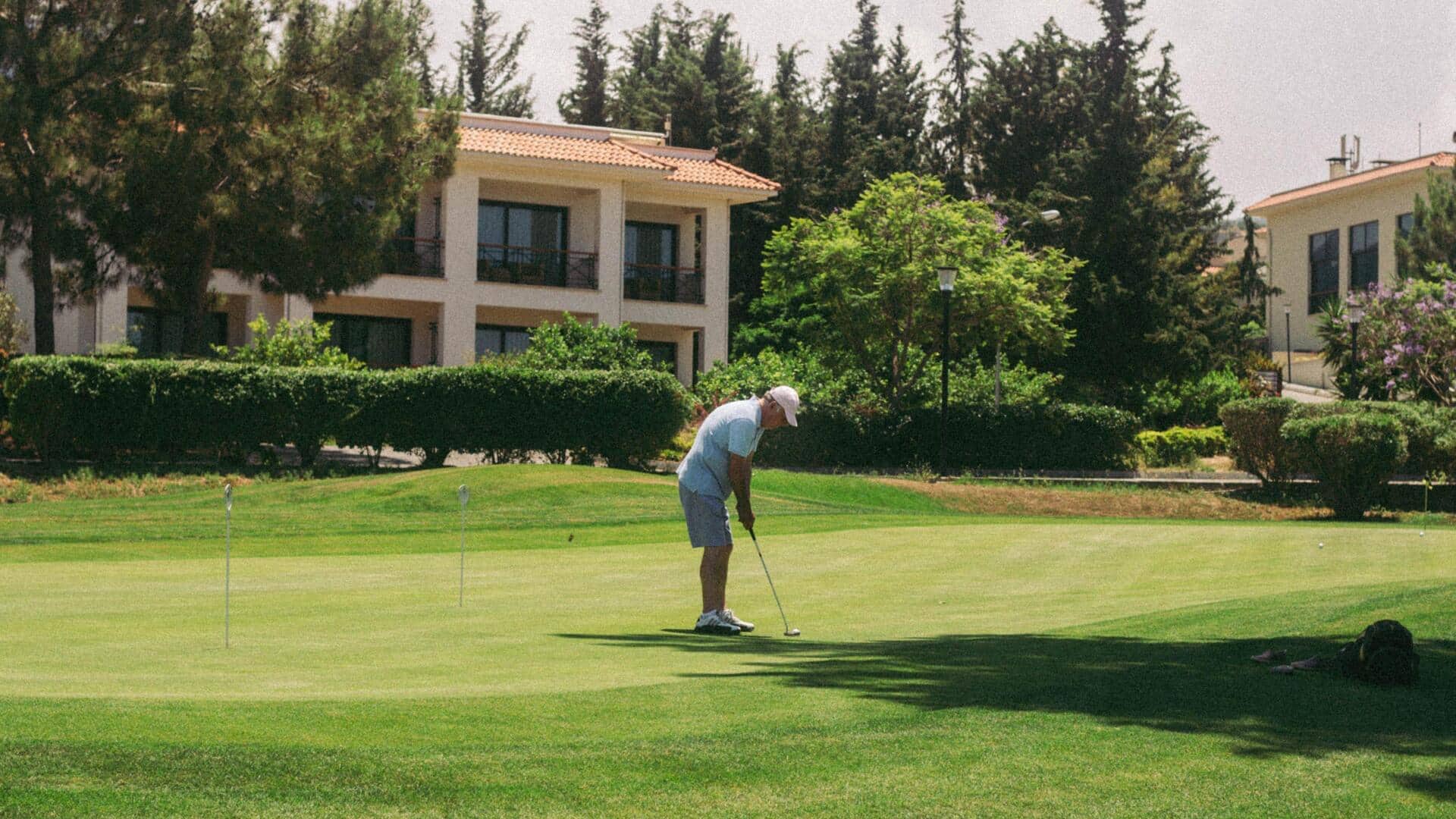 Mengapa fairway golf sangat terawat?