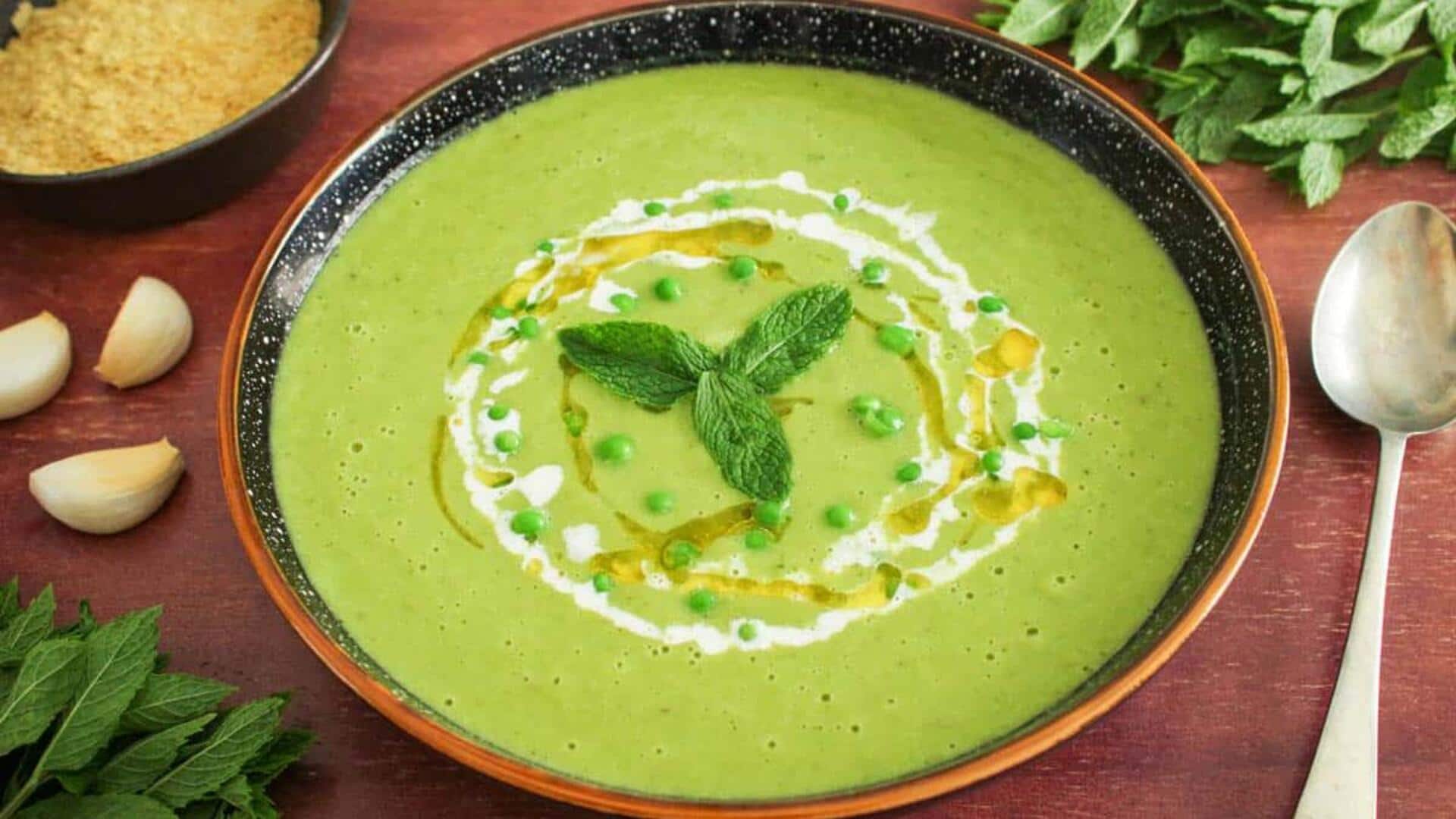 Hiasi Sup dengan Daun Mint Segar untuk Cita Rasa Baru