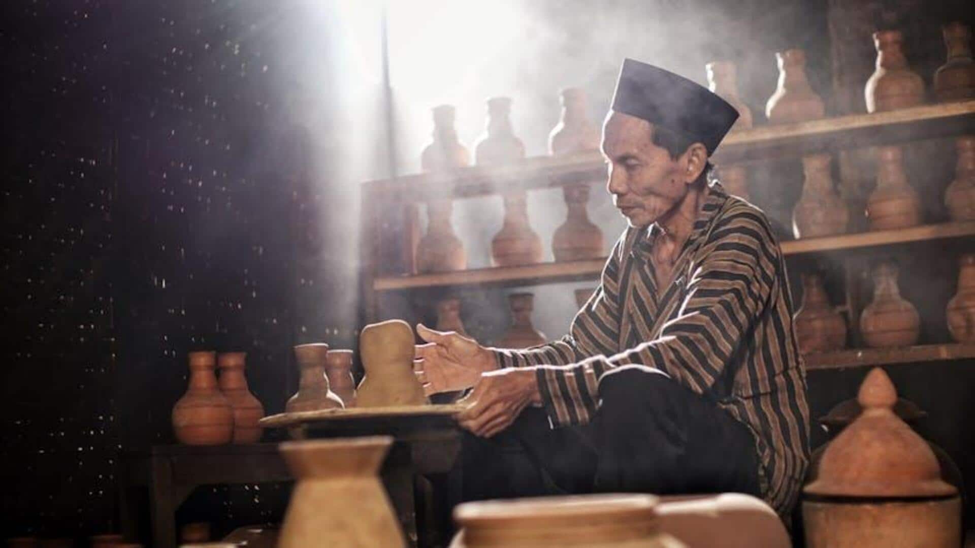 Desa-Desa Jawa yang Melestarikan Kerajinan Tradisional Desa-Desa Jawa yang Melestarikan Kerajinan Tradisional