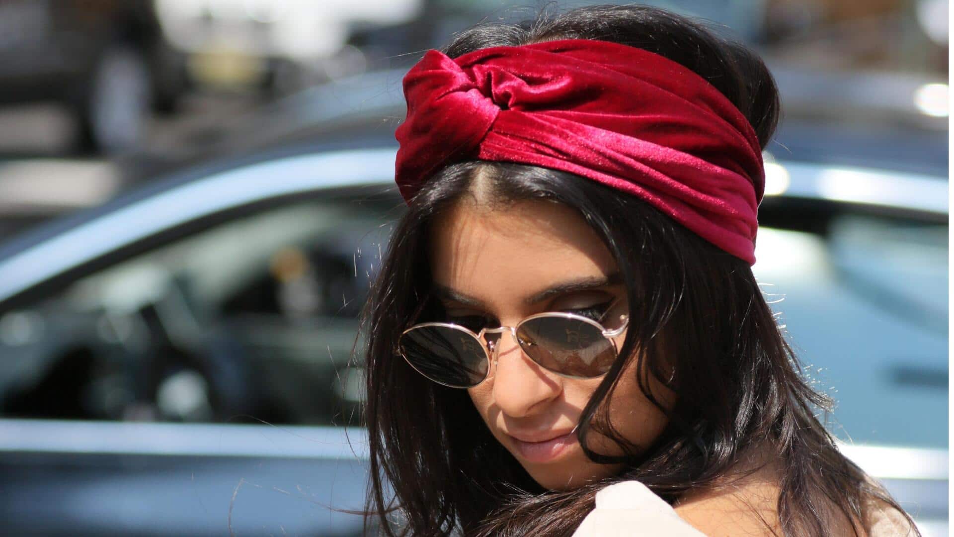 Turban headband klasik: Esensial gaya musim hujan