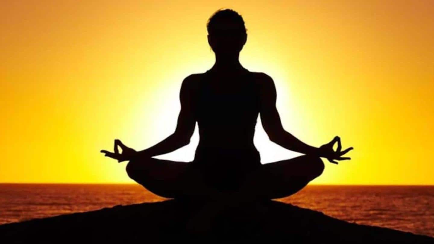 #Healthbytes: Pose yoga untuk membantu merilekskan pikiran stres