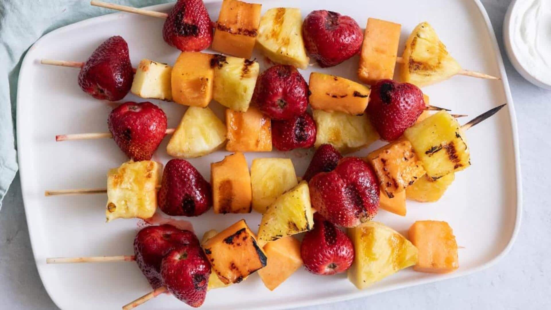 Membuat Kebab Vegetarian dengan Buah Tropis