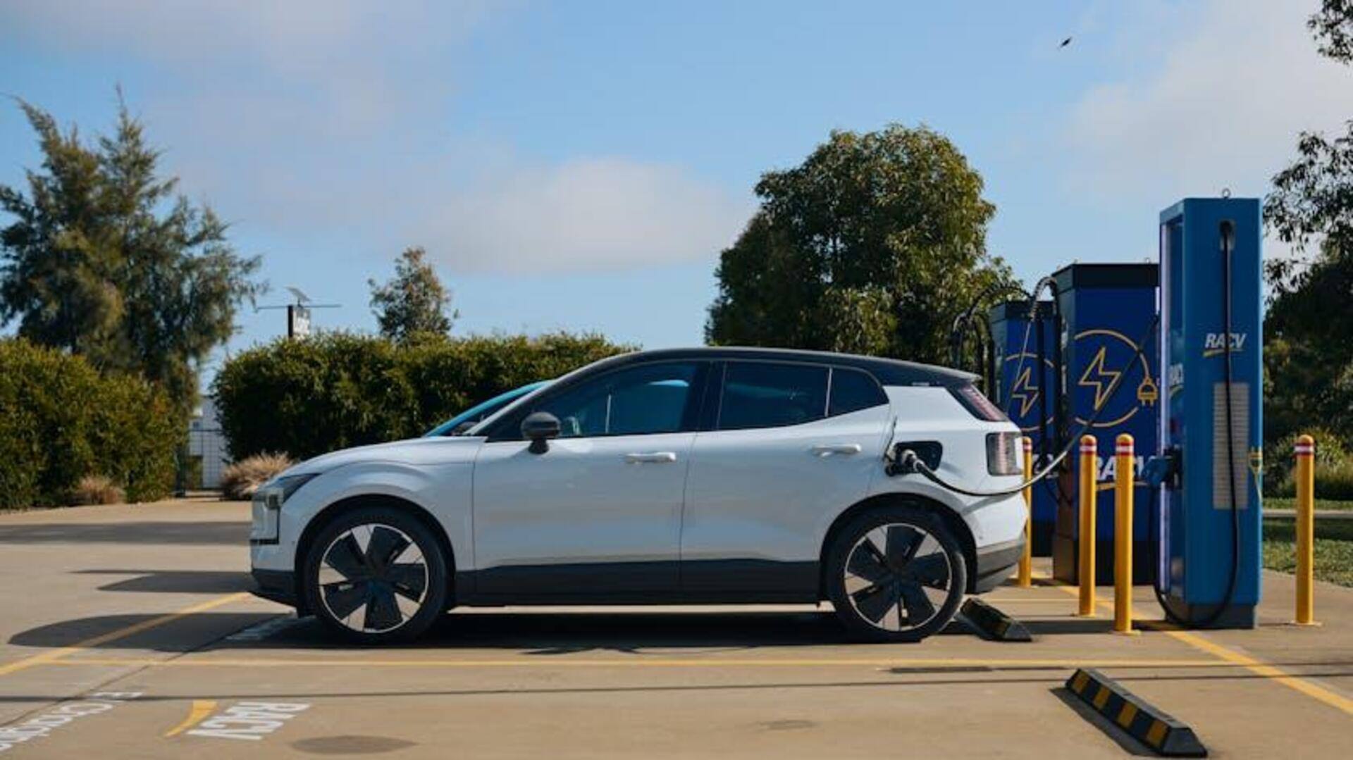 Lima Tips Perawatan Baterai Mobil Listrik