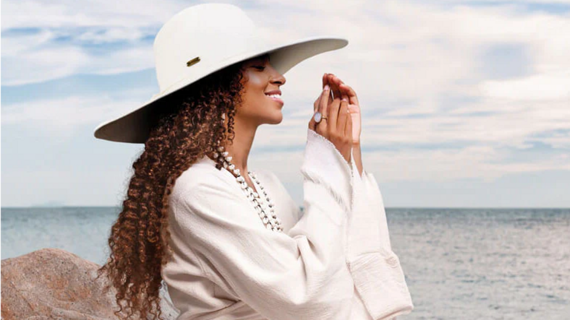 Tingkatkan gaya pantai dengan aksesori trendi