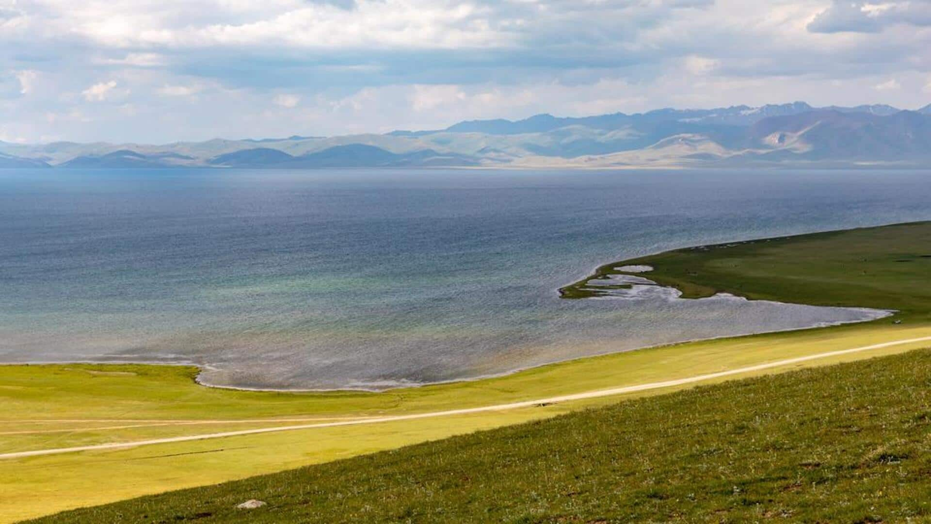 Menikmati keindahan Danau Song-Kul di Kyrgyzstan