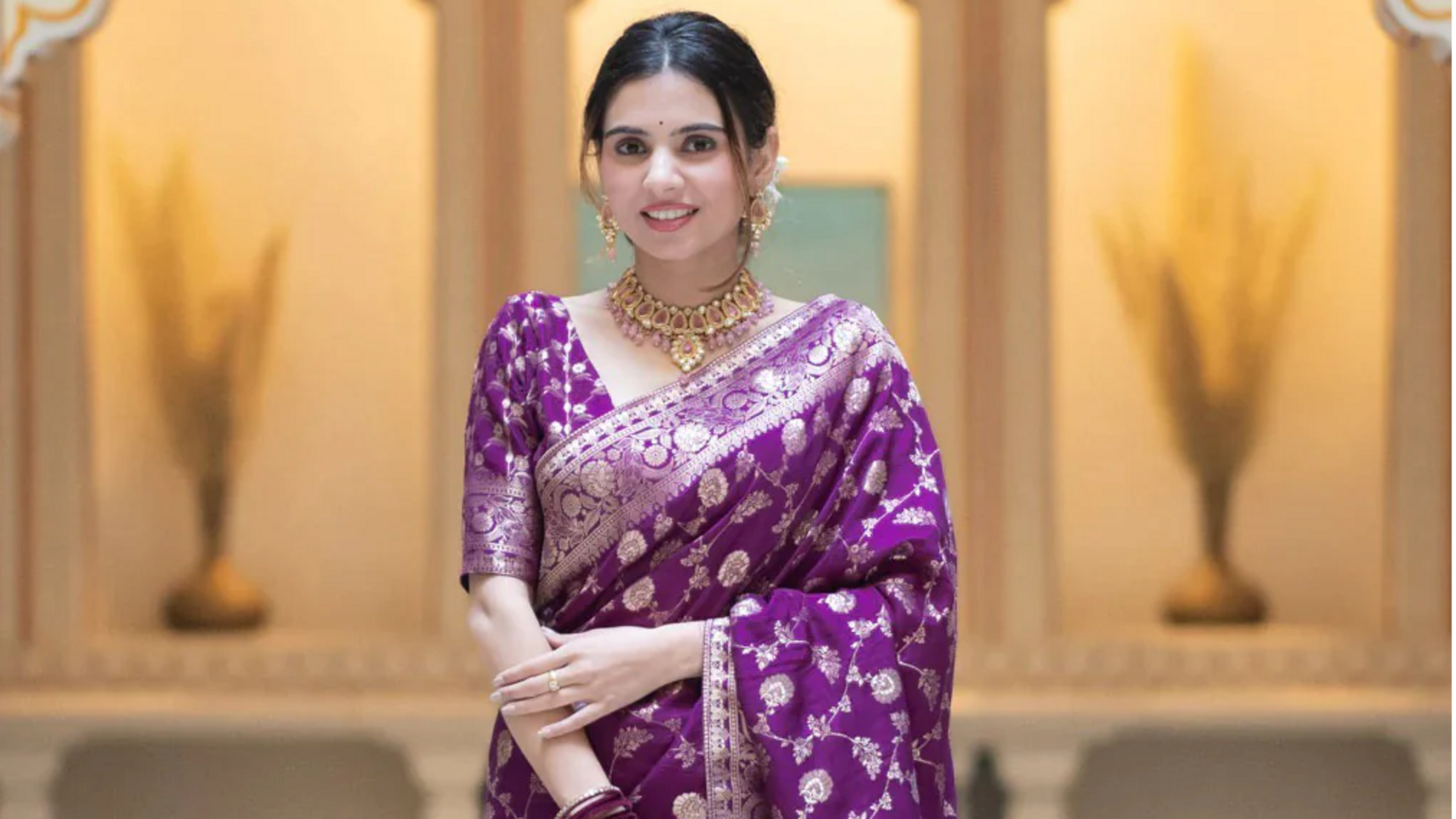 Temukan kisah pola tersembunyi dalam sari sutra