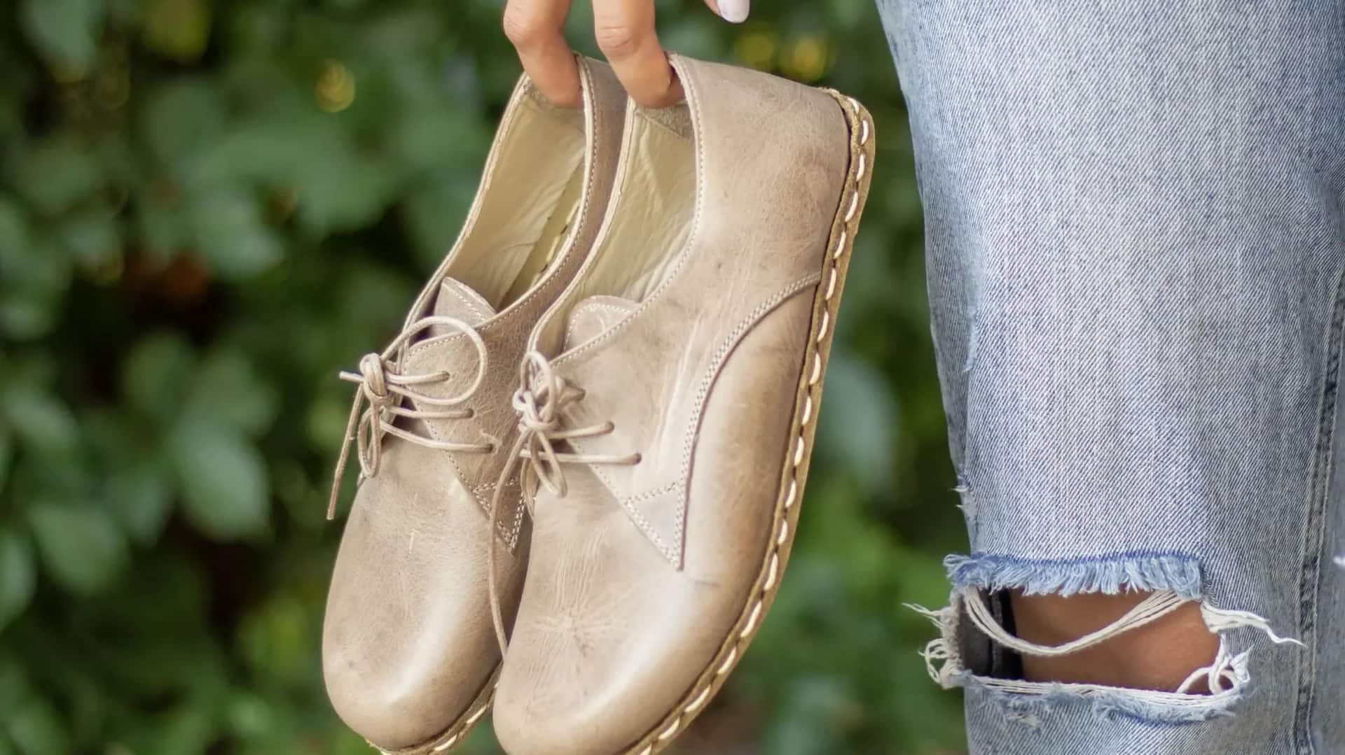 Sepatu kerajinan tangan untuk fesyen etnik musim panas