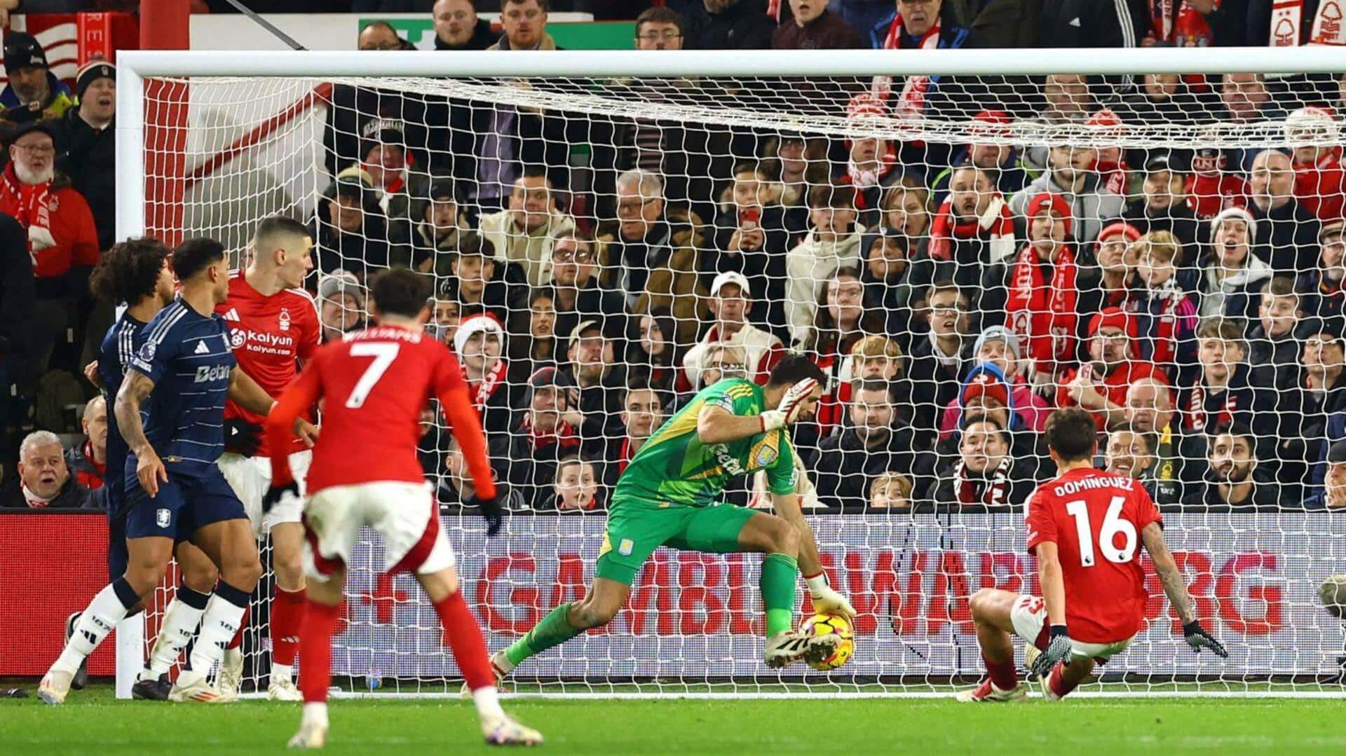 Mengapa dalam Pertandingan Sepak Bola Warna Jersey Kiper Harus Berbeda?