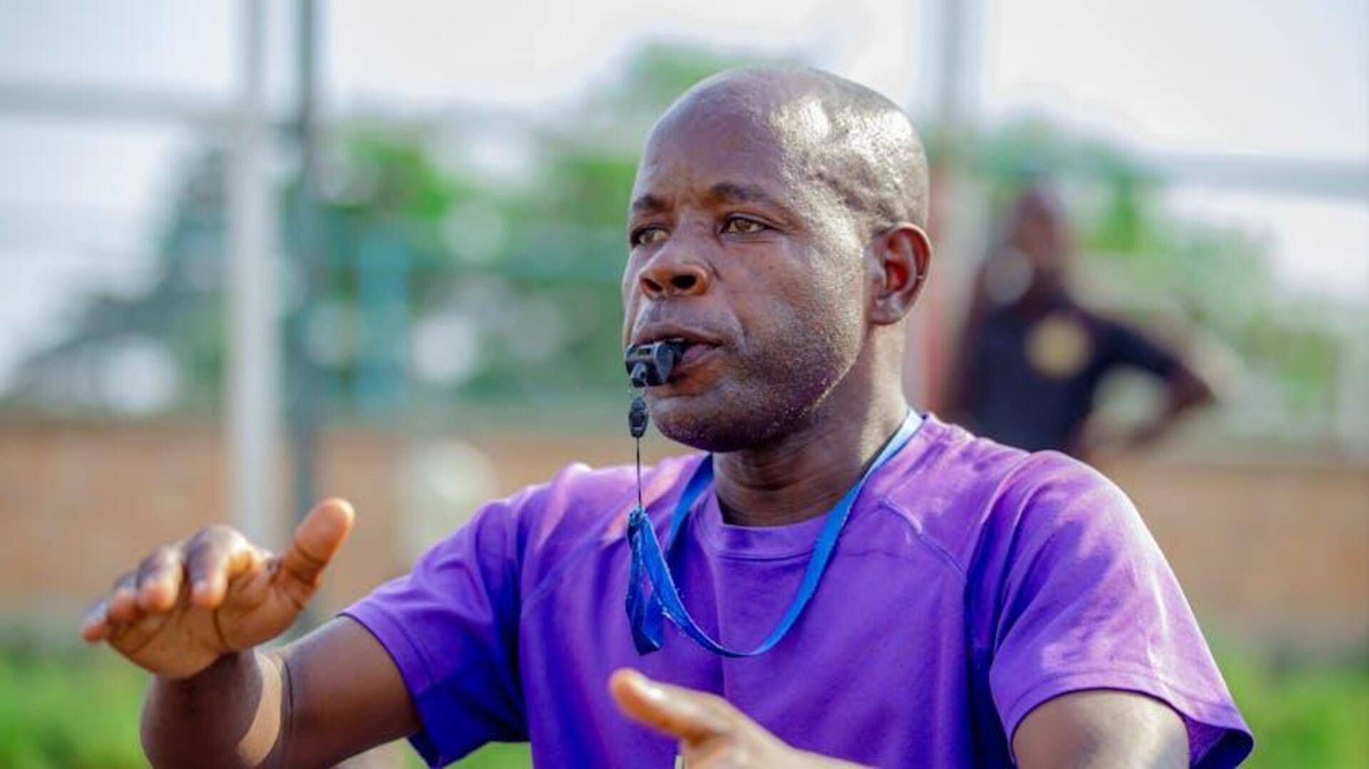 Mengapa peluit olahraga begitu nyaring?