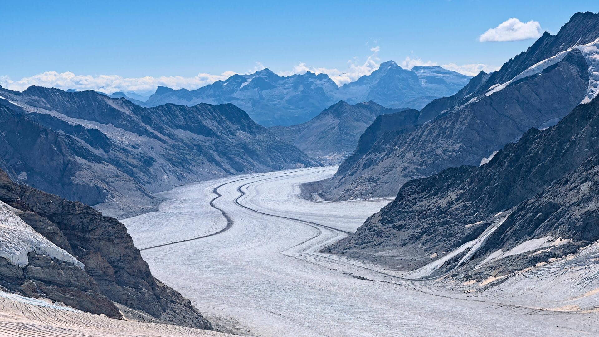 Menjelajahi Lima Jembatan Gantung Spektakuler di Swiss