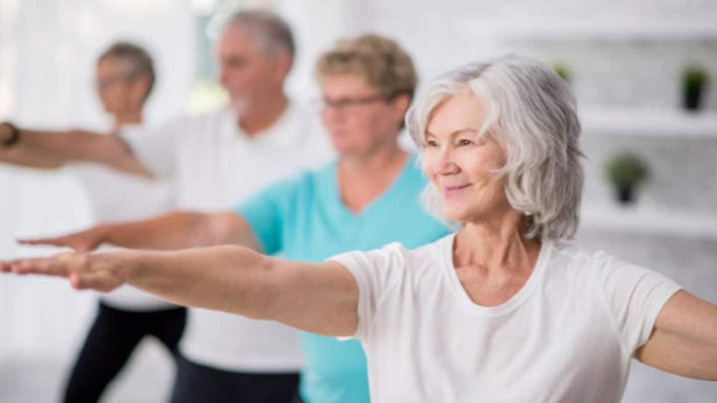 #HealthBytes: Gerakan yoga sederhana yang bisa dicoba lansia