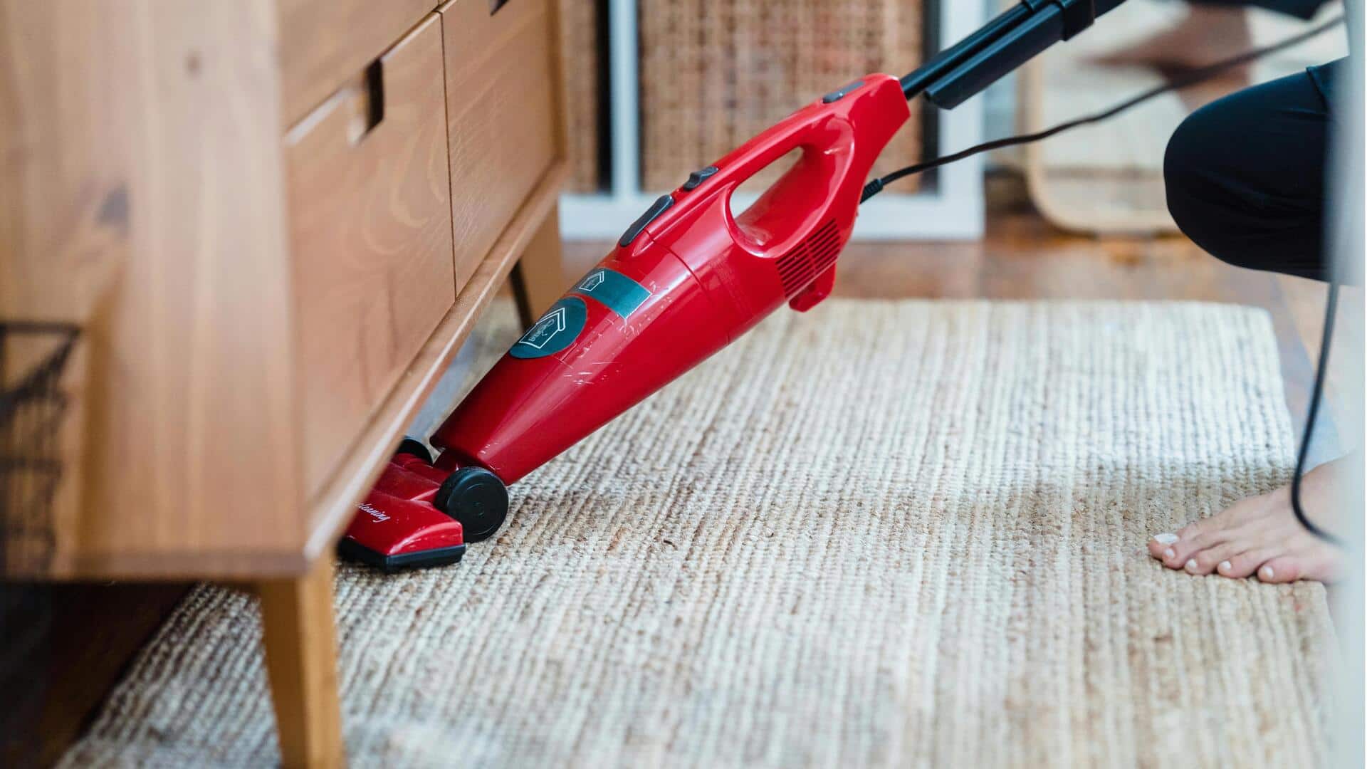 Trik efisien membersihkan debu di rumah