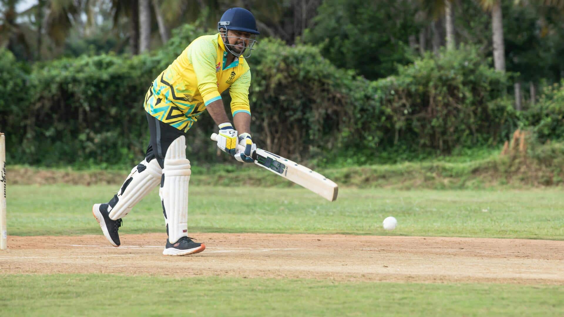 Makna di balik Follow-Through Bowler dalam kriket