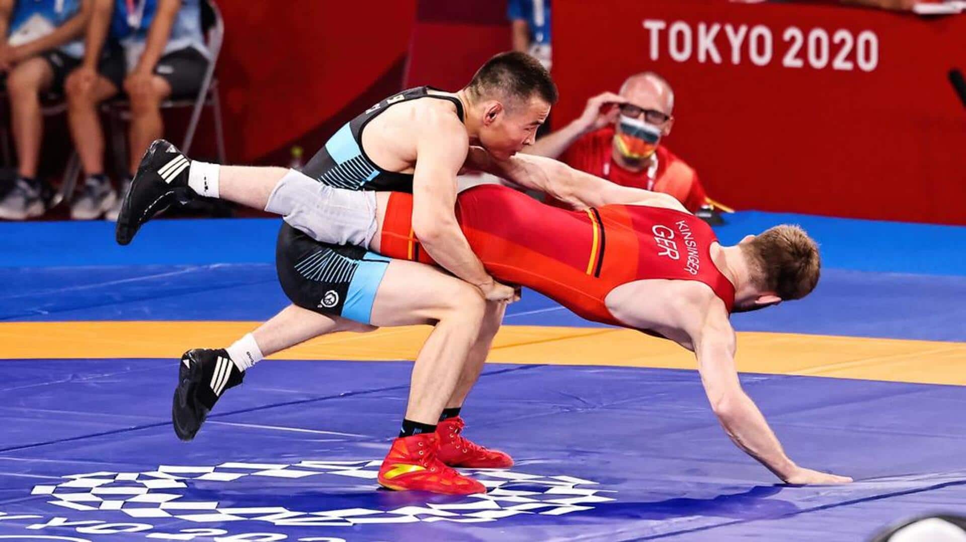 Mengapa pegulat mengonsumsi makanan kecil secara teratur?