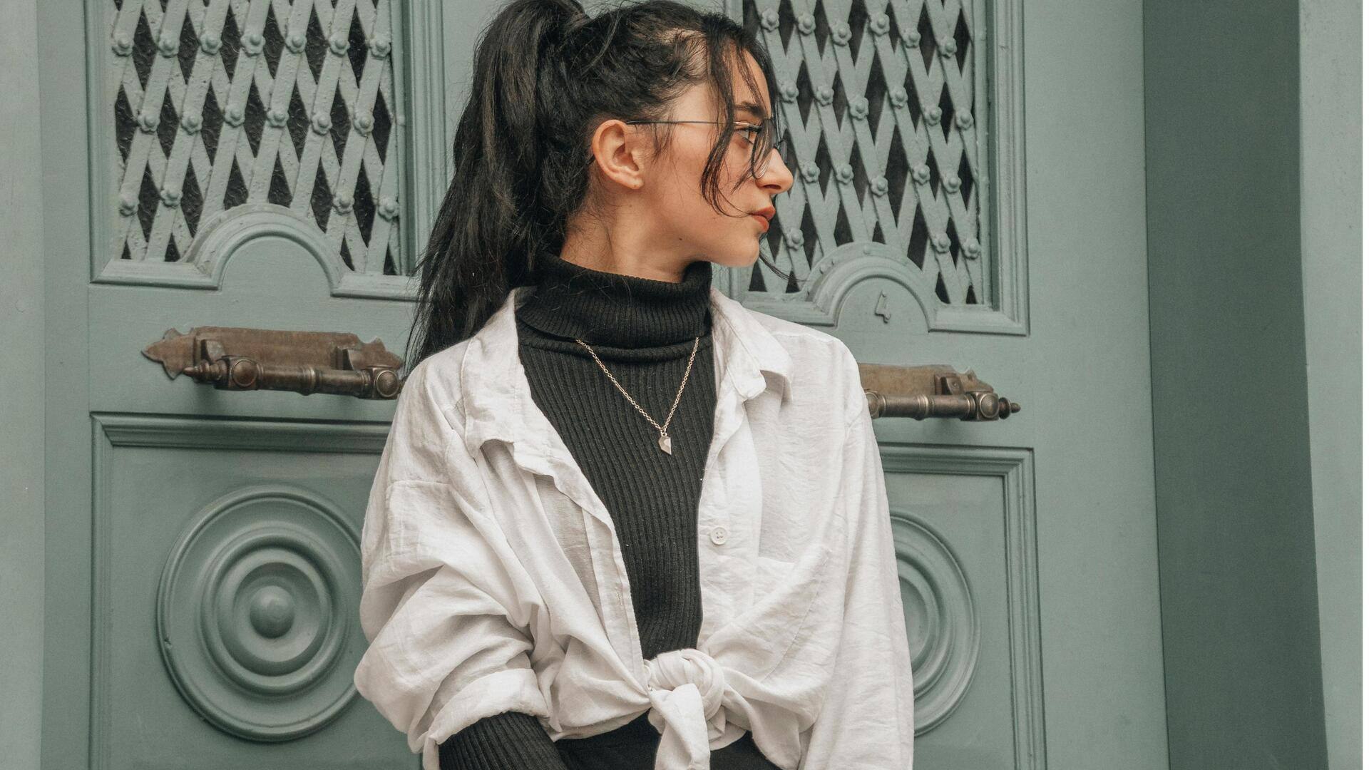 Gaya Turtleneck Hitam untuk Beragam Ide Pakaian Gaya Turtleneck Hitam untuk Beragam Ide Pakaian