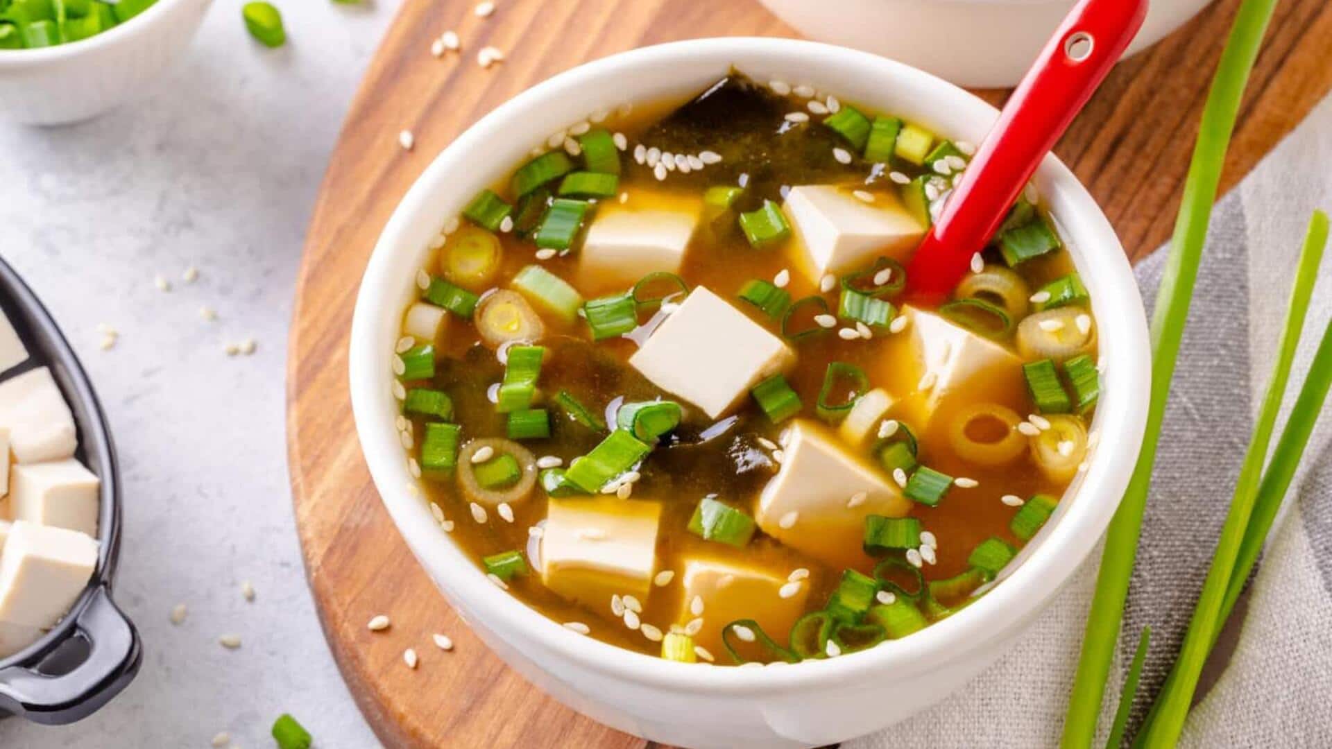 Sup Miso Fusion dengan Sentuhan Indonesia