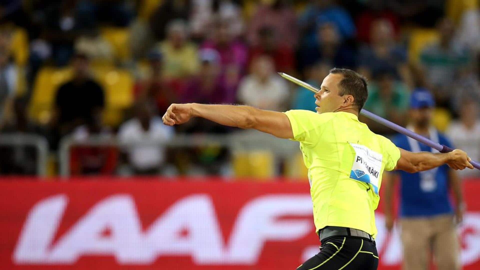 Mengapa lembing harus memiliki berat 800 gram dalam kompetisi?