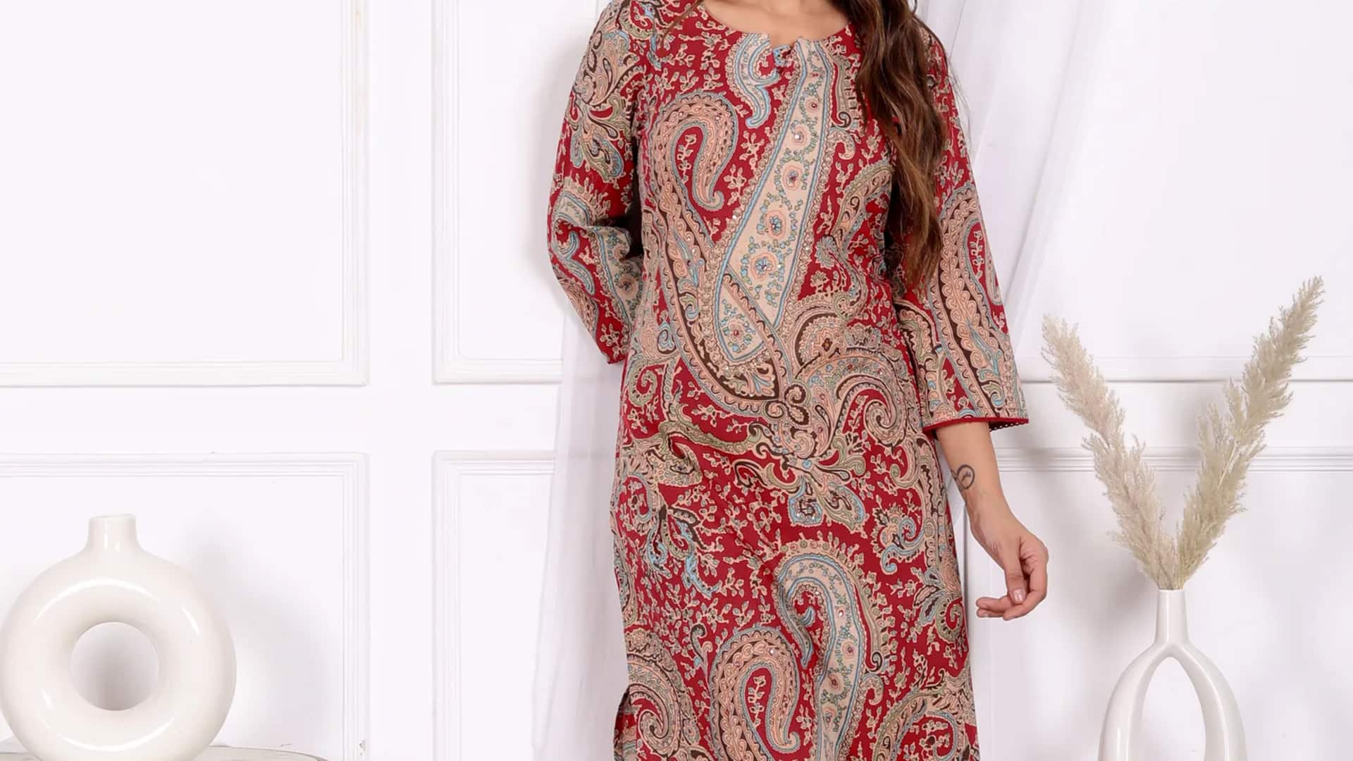 Motif paisley dalam busana etnik India