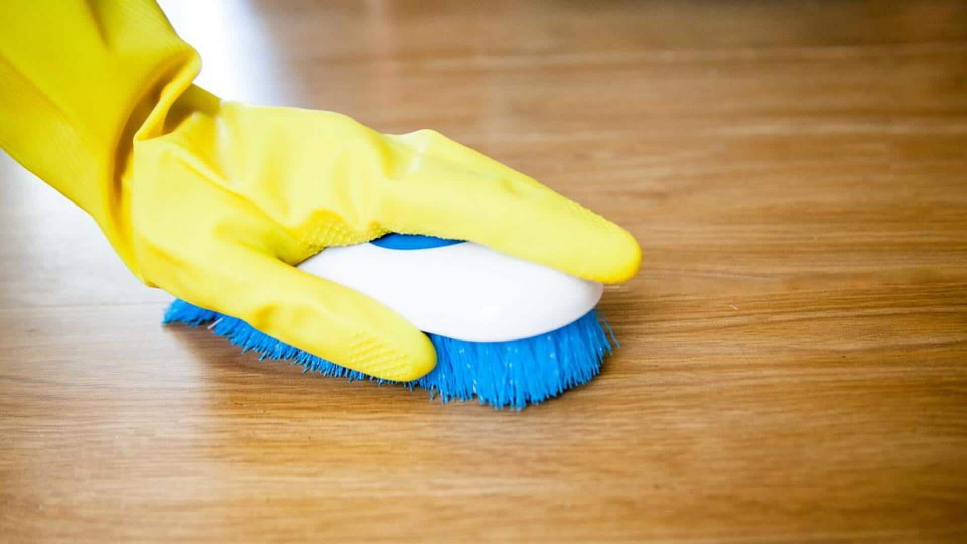 Cara alami memoles permukaan kayu