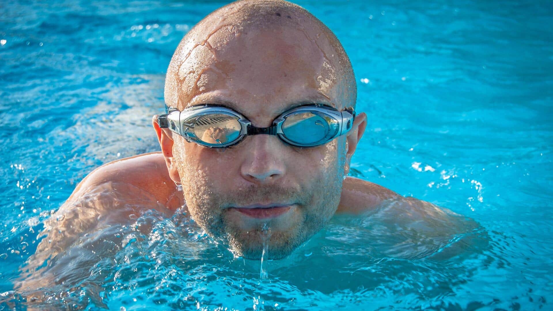 Mengapa kacamata renang memiliki dua tali: Lima fakta fungsional