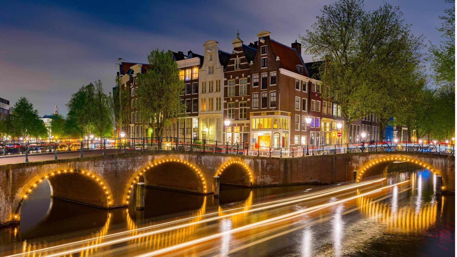 Distrik Kanal Amsterdam: 5 Jalan Menawan untuk Dijelajahi