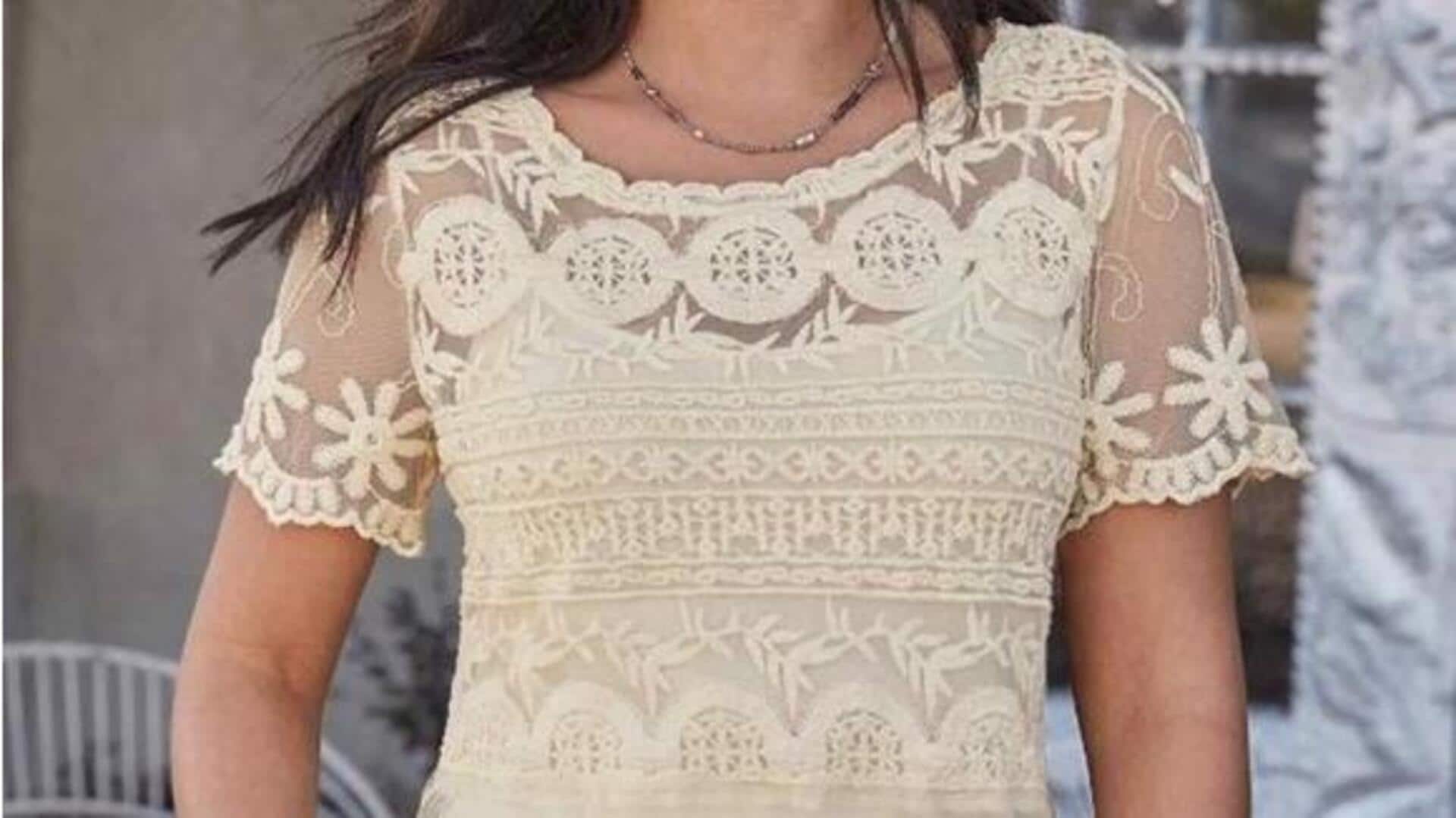 Lima gaya blus overlay jala untuk malam musim semi India