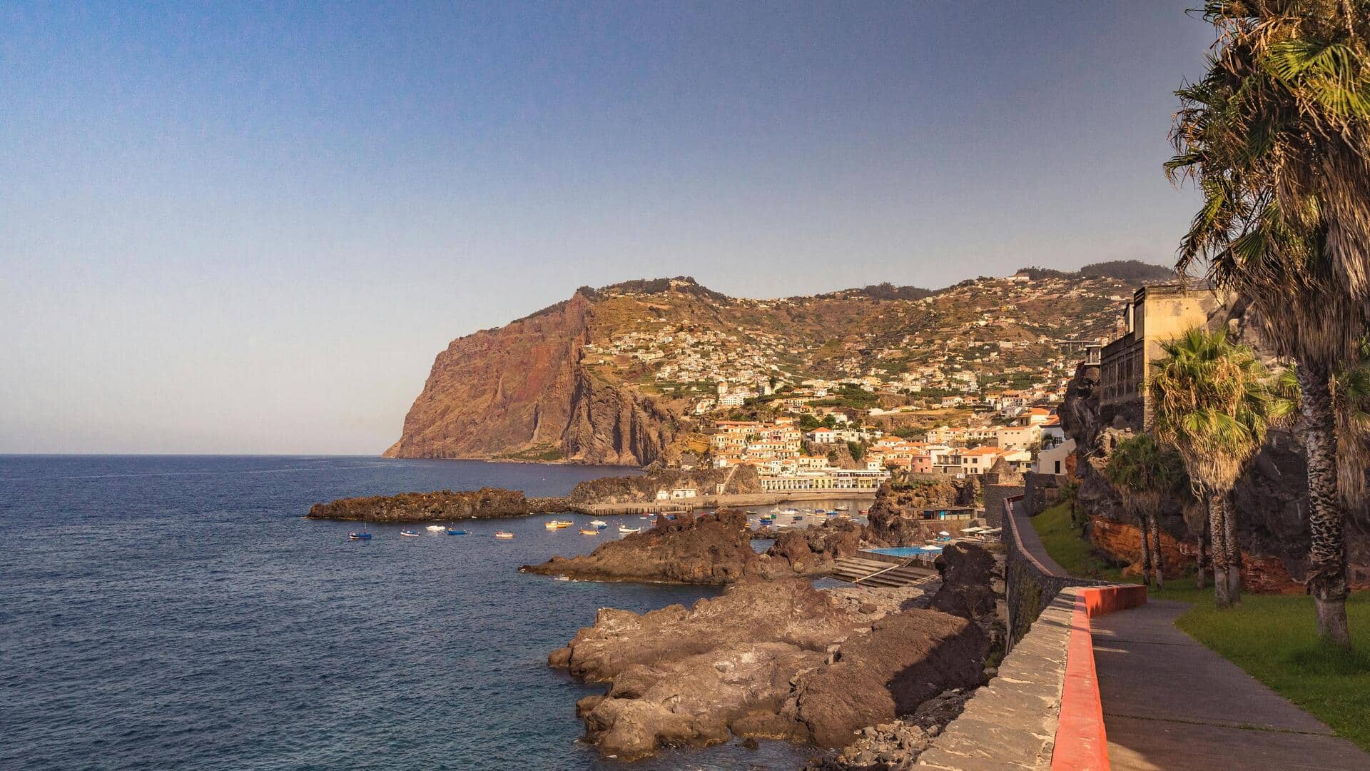 Penginapan Unik di Tepi Tebing Madeira, Portugal