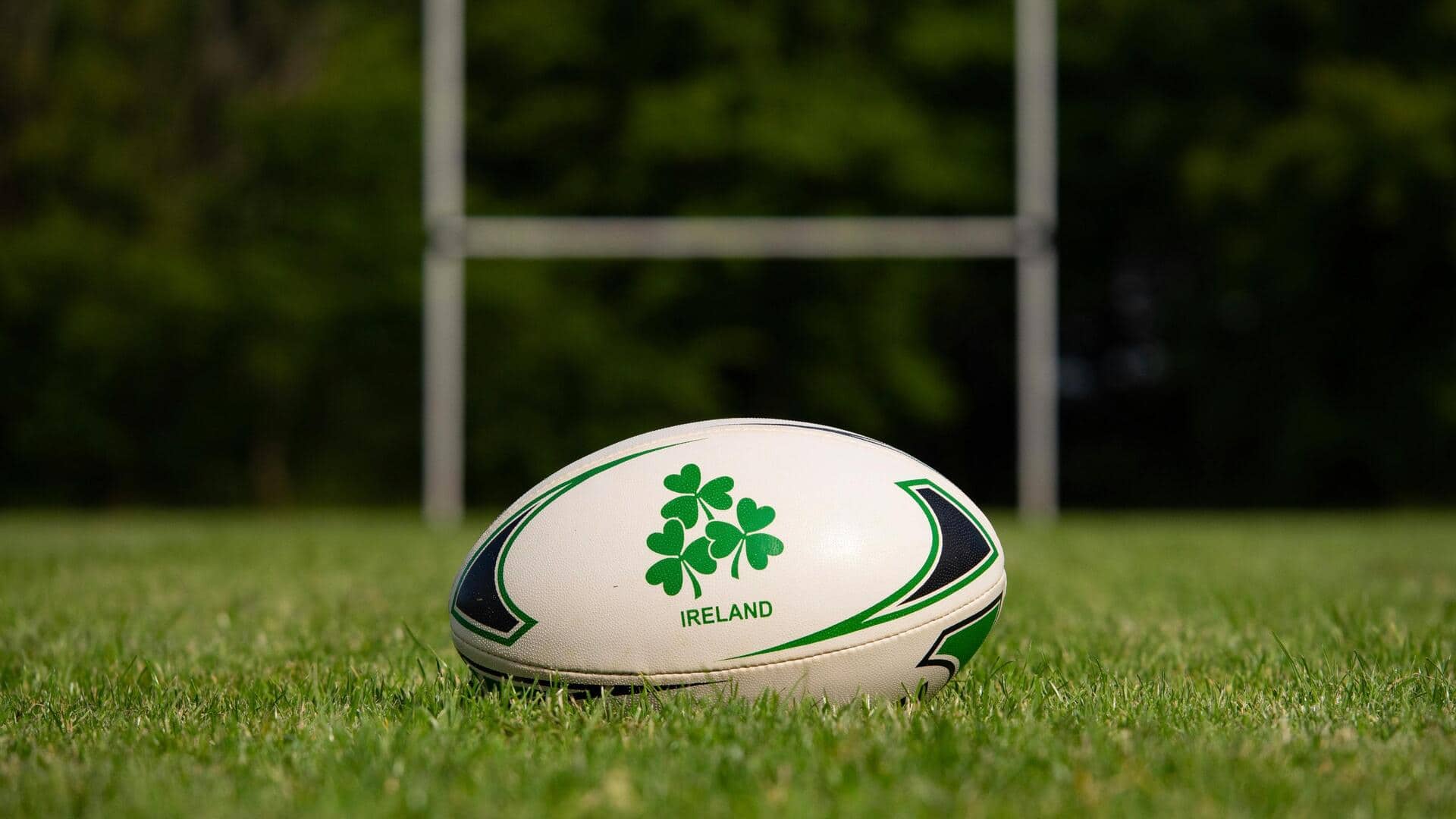 Mengapa bola rugby berbentuk oval, bukan bulat?