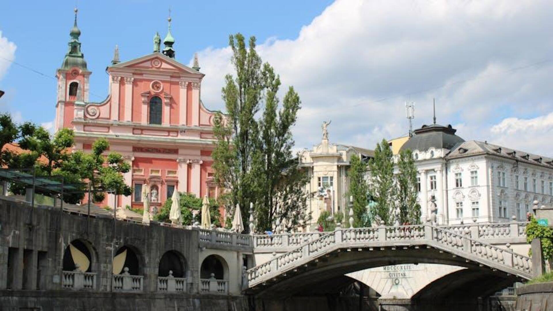 Menjelajahi Lima Alun-Alun yang Memesona di Ljubljana