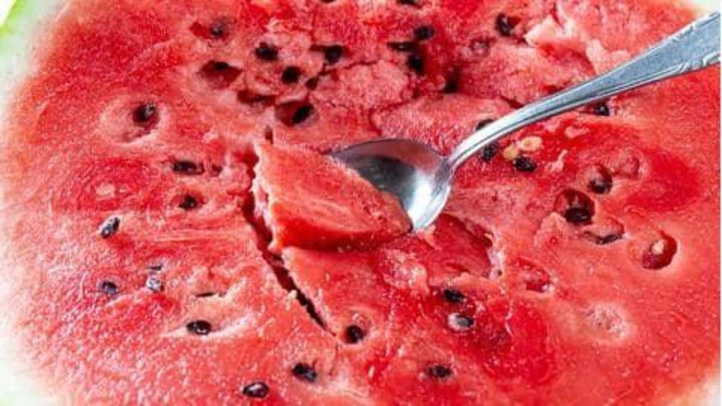 Manfaat biji semangka bagi kesehatan (beserta 2 resepnya)