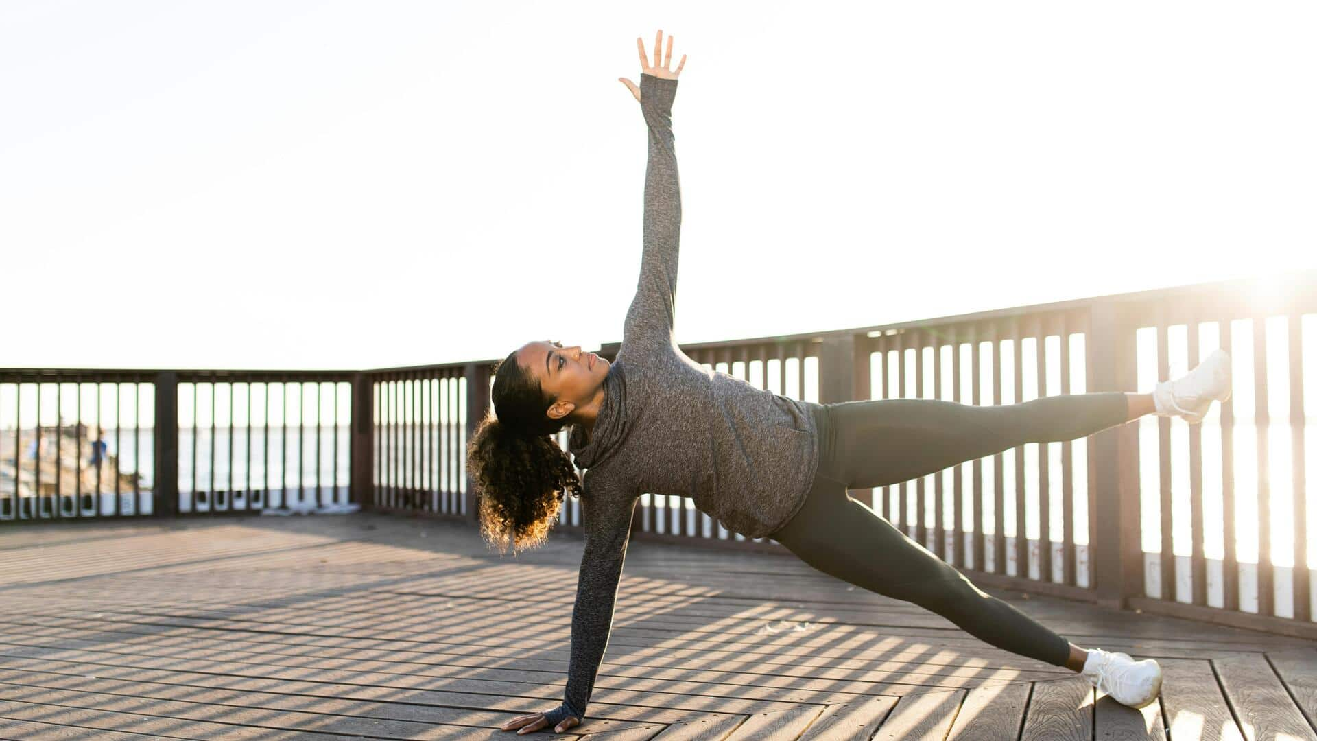 Memperkuat otot obliques dengan Side Plank