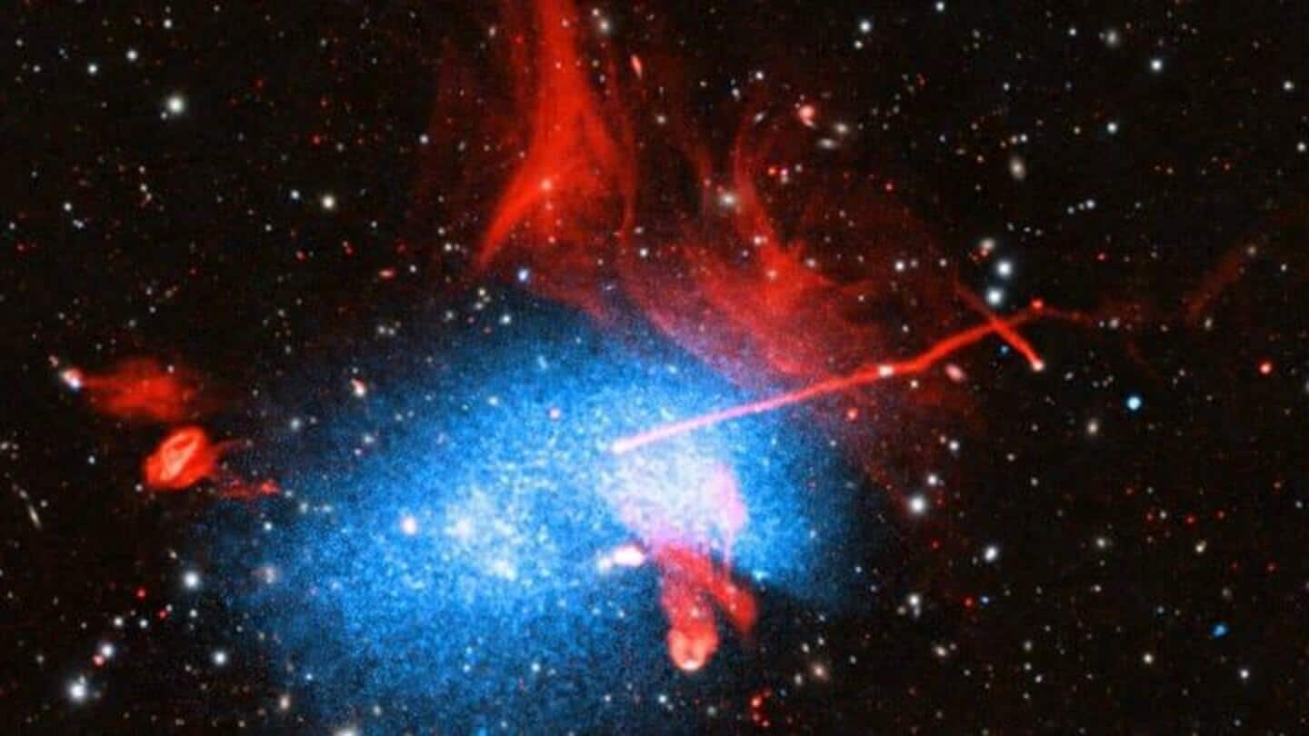 Observatorium Chandra NASA menangkap penggabungan galaksi yang rumit